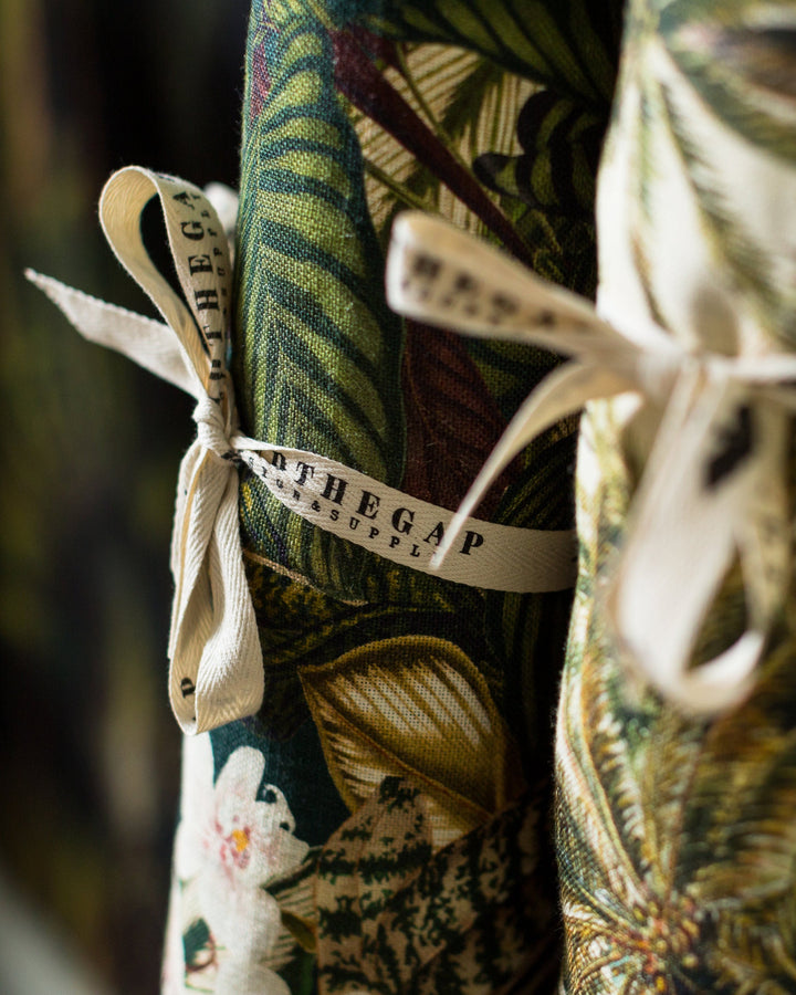 Orchid Bloom linen fabric by Mind the Gap (FB00032), view 3
