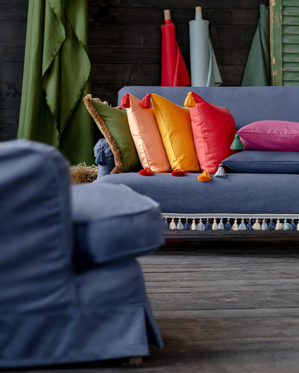 WASHED INDIGO Linen (FB00167) by Mind The Gap | FB00167 | Dark Blue | Metre | 150cm(± 5%) x 100cm / 59.05in(± 5%) (bw) x 39.4in | Stonewashed | 80% Linen, 20% Polyamide | Fabric Carolina | https://www.fabriccarolina.com/